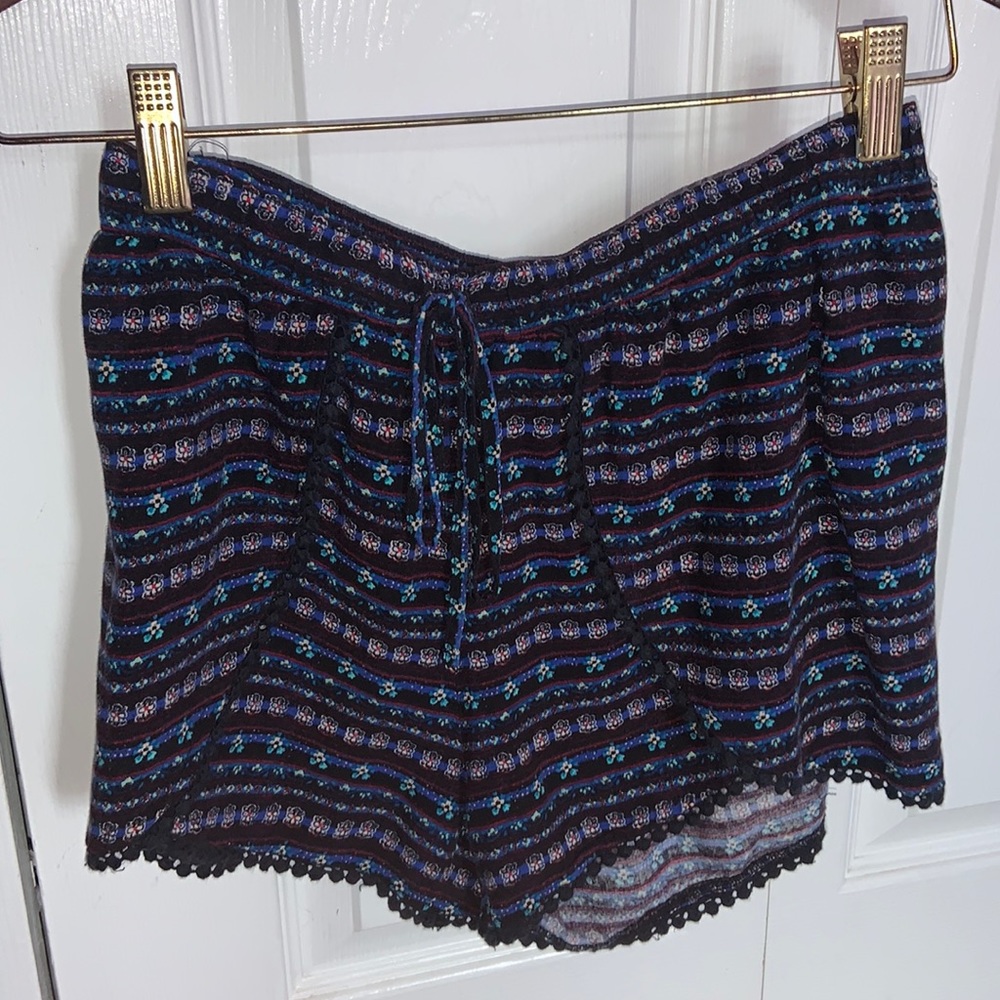Hollister Tribal Print Slit Side Shorts- Womens XS